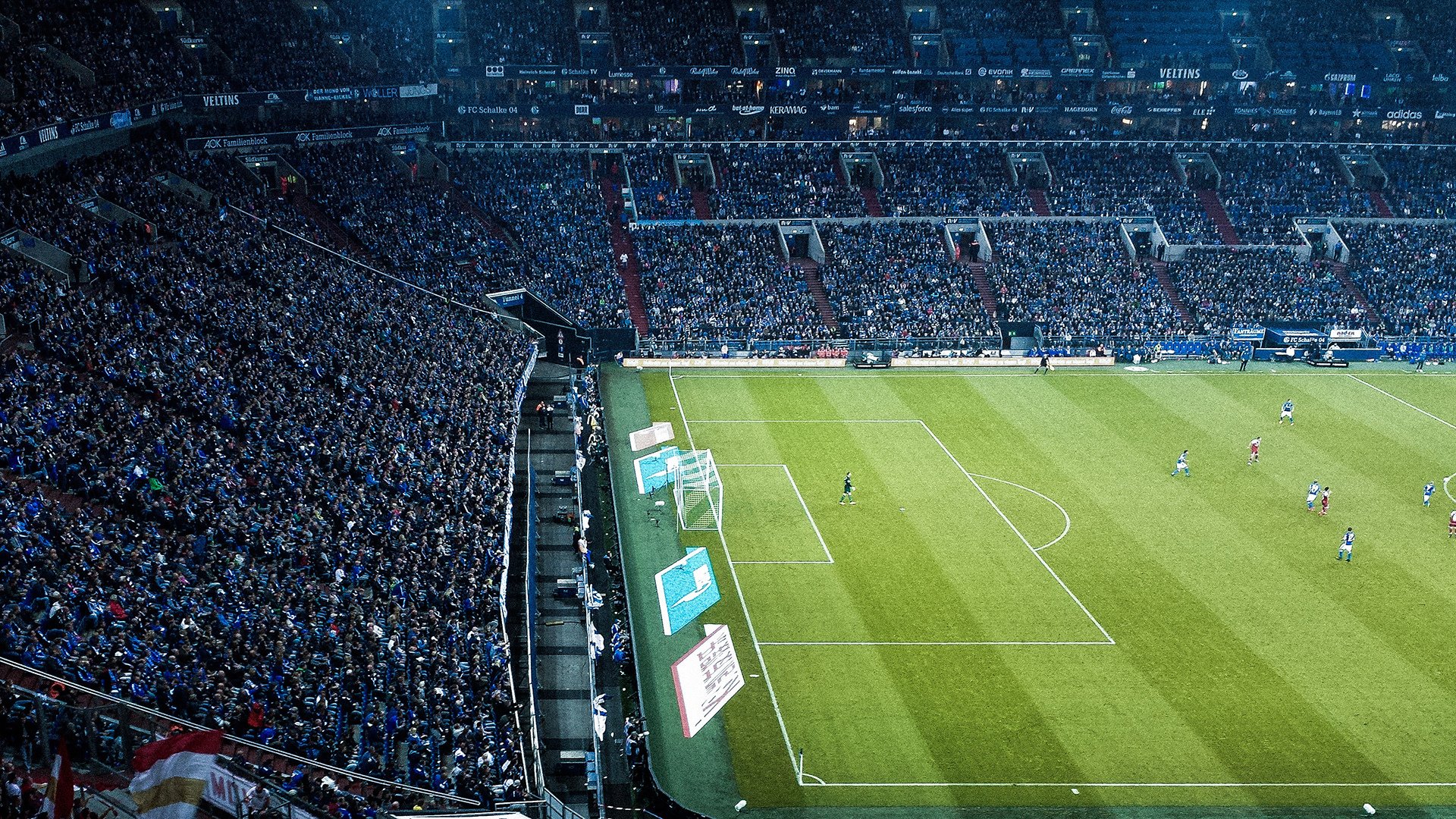 2019年季后赛，库里在一场比赛中投中8个三分，刷新个人季后赛单场三分球纪录