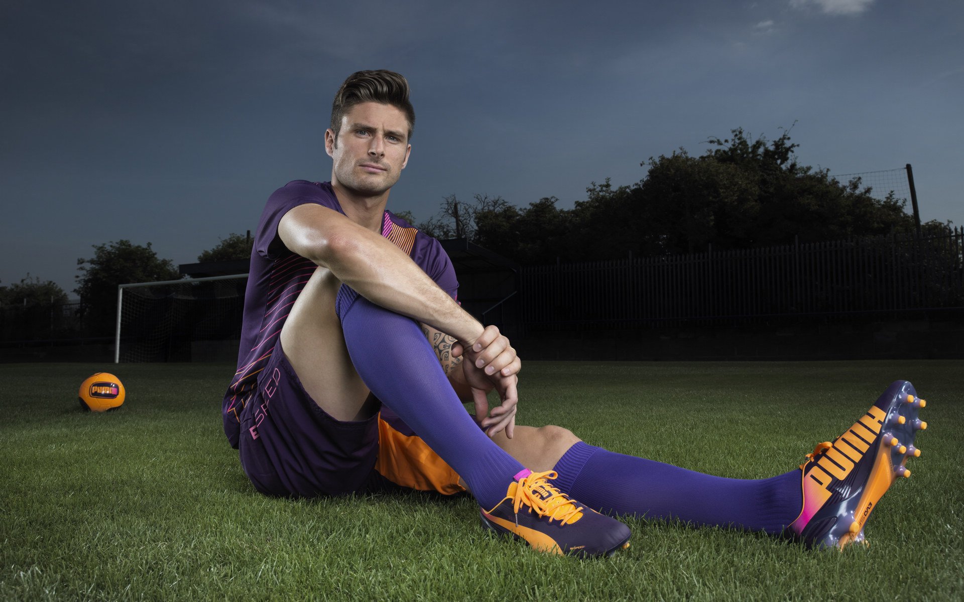 开云下载网址-_城市夜空跑：在星光下迎接晨曦_，城市的星空,是夜晚的霓虹