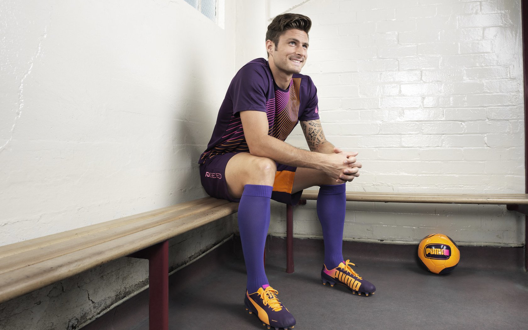 _户外运动嘉年华：结合登山、跑步和网球的综合挑战_，户外运动登山培训